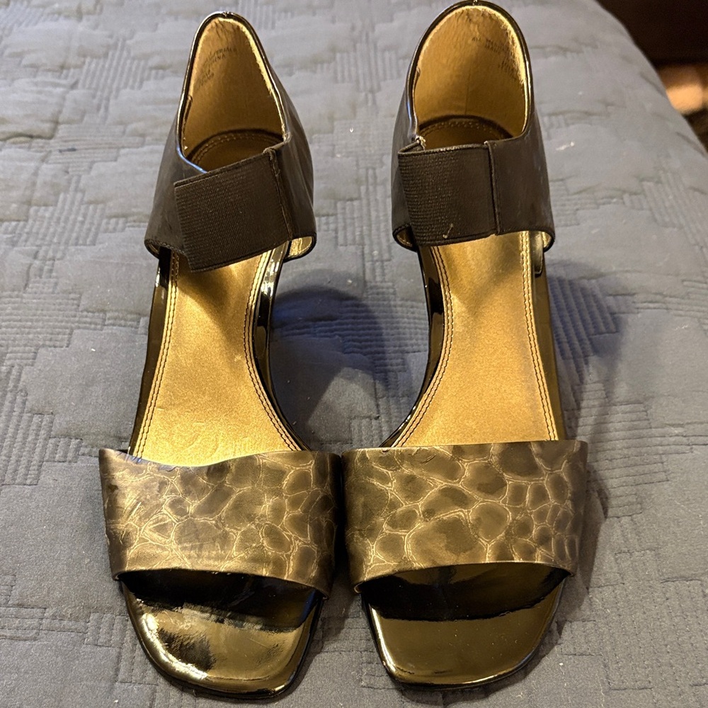 Villager Black and Gold Heeled Sandals